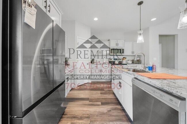 Building Photo - 13 Pebblebrook Ln