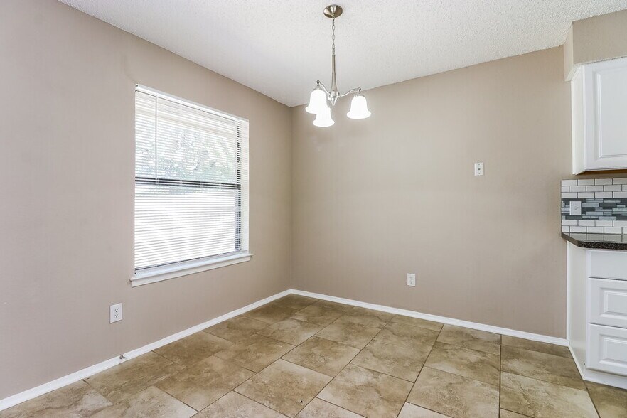 Building Photo - 8540 Whitney Dr