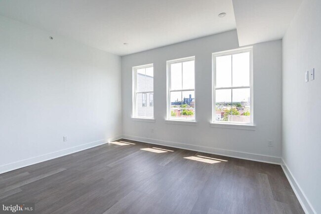 Building Photo - 813 N Broad St