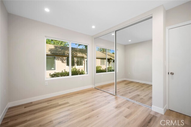 Building Photo - 417 Riverdale Dr