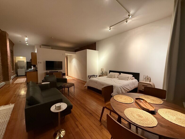 Building Photo - 93 Eddy St