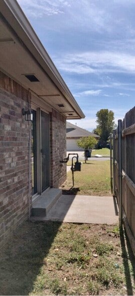 off patio doors - 211 Ashley Dr