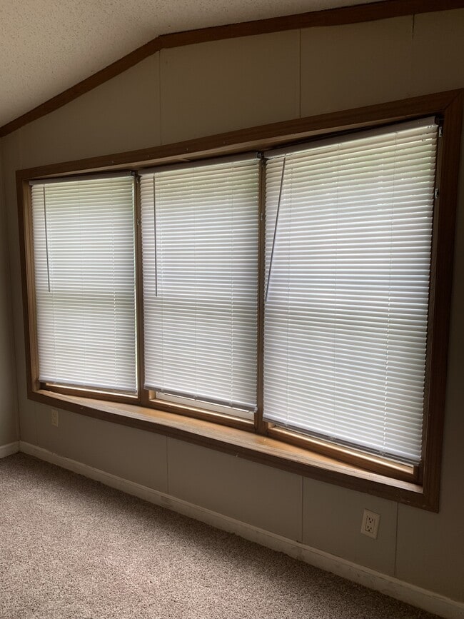 Building Photo - 122 Zackary St