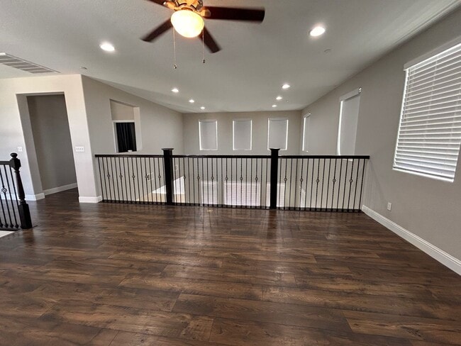Building Photo - Gorgeous home for rent in Visalia