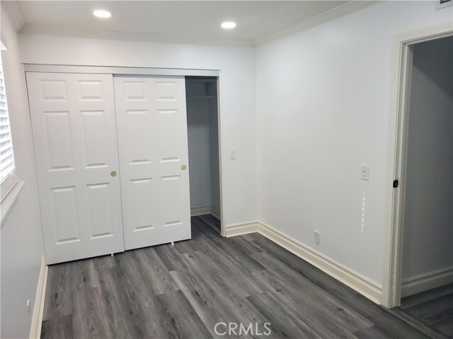 Building Photo - 10654 White Oak Dr