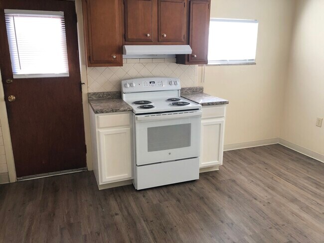 Building Photo - 886 Byron Ave