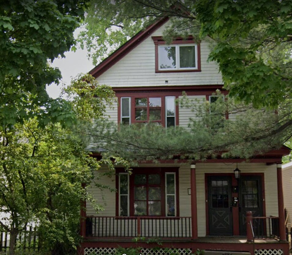 Sunny 1st floor duplex - 914 6th St E