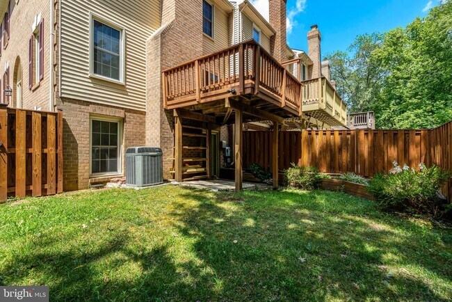 Building Photo - 5964 Norham Dr