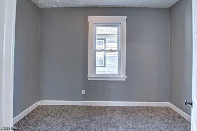 Building Photo - 3635 Erin Ave