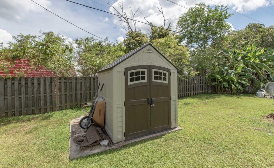 Shed - 210 N William Dr
