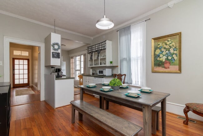 Building Photo - 737 3rd Ave