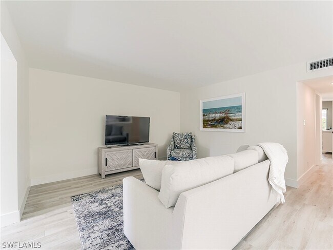 Building Photo - 354 Harbour Dr