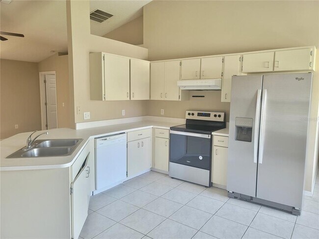 Building Photo - 38 White Dove Ln