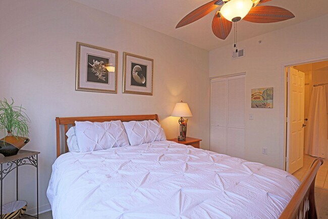 Building Photo - The Gardens at Beachwalk 15630-204