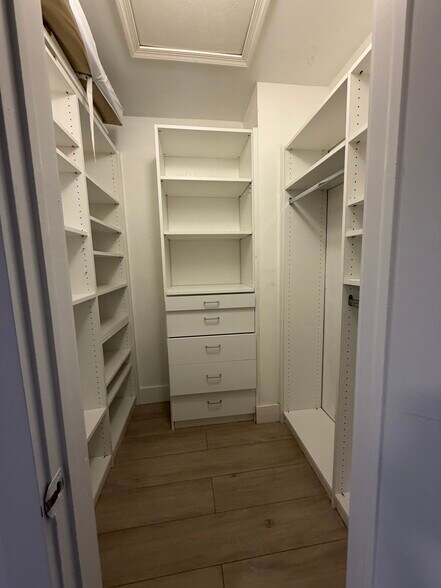 Building Photo - 8947 SW 149th Pl