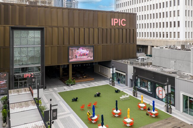 Building Photo - 1080 Peachtree St NE