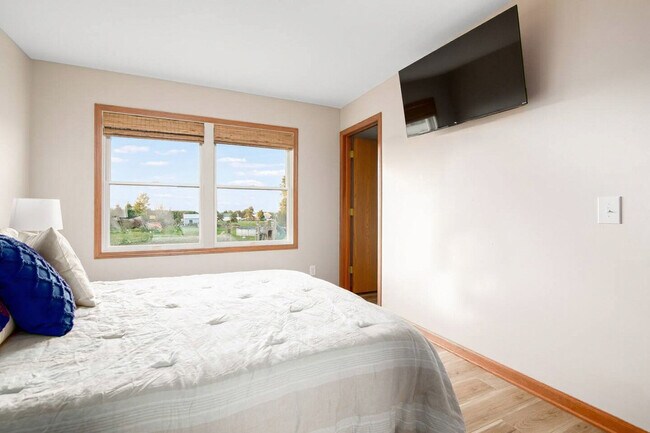 Building Photo - 10268 Cleveland Rd