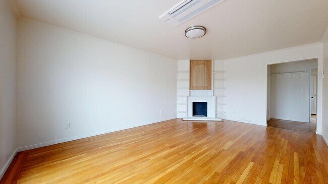 Building Photo - 2337 Judah St