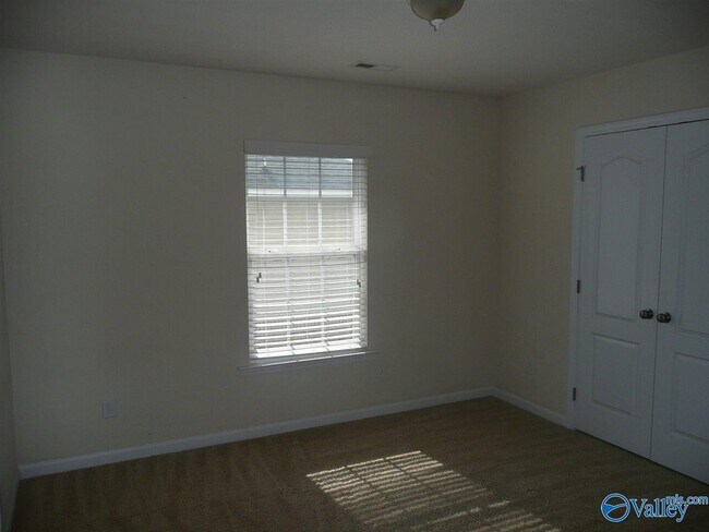 Building Photo - 242 Shadow Ct SW