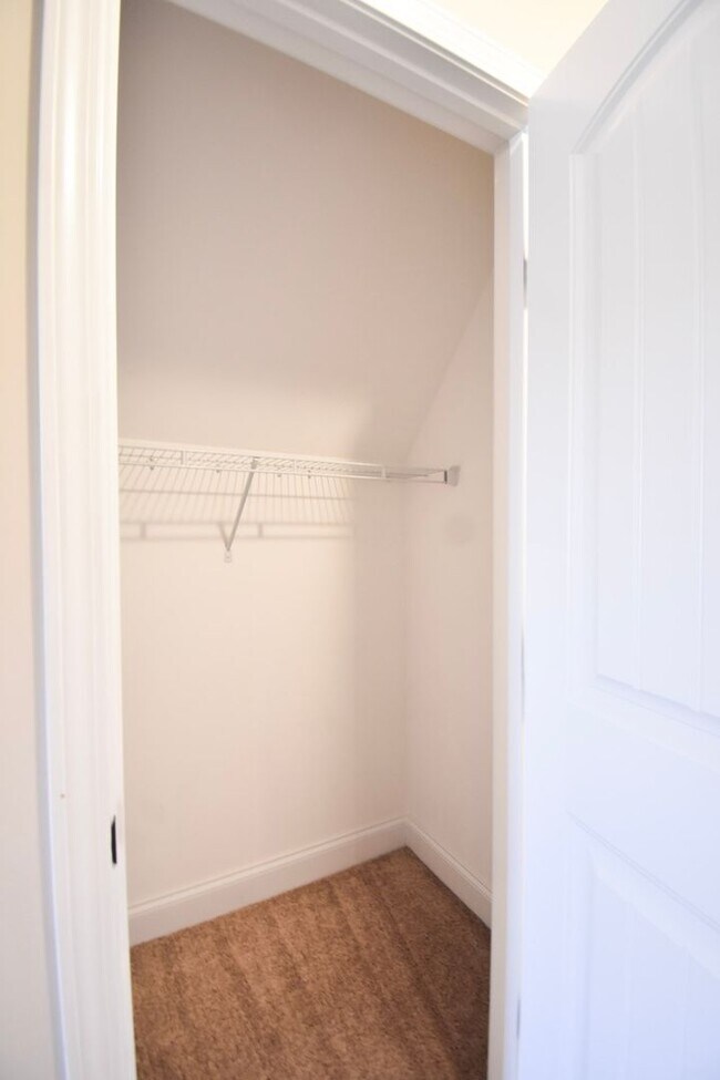 Building Photo - 4 Bedroom 2 Bathroom- Small Pets Considered