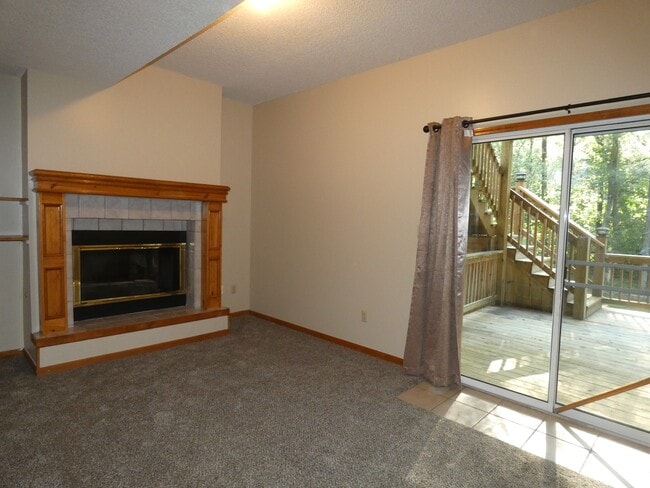 Building Photo - 405 Woodland Ave