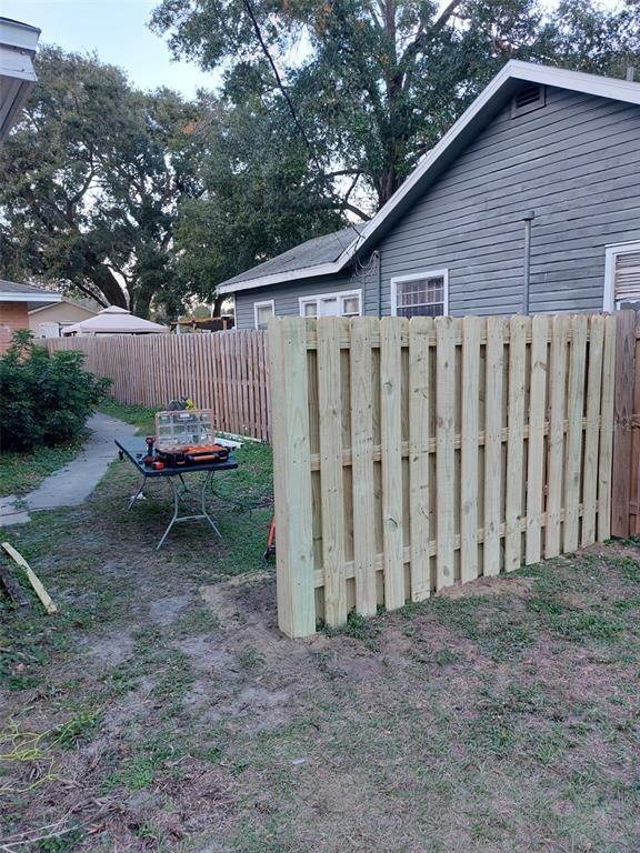 Building Photo - 305 W Hancock St