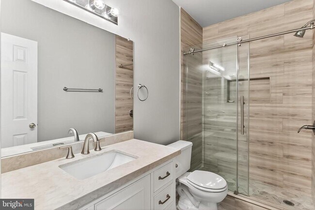 Building Photo - 2410 Dakota Lakes Dr