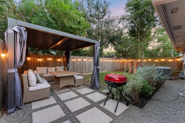 Building Photo - 7764 Park Falls Dr