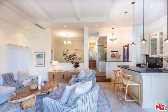 Building Photo - 20 Ketch St