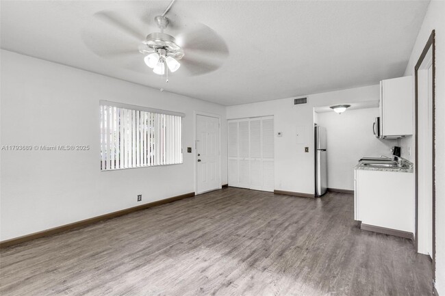 Building Photo - 2062 NW 43 Terrace