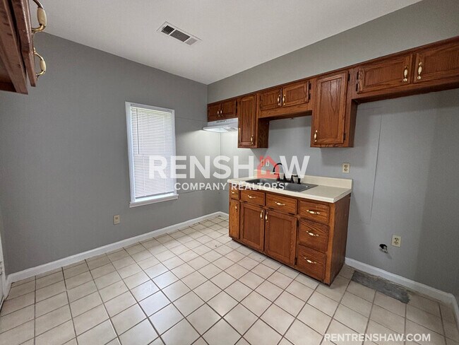 Building Photo - 4920 Buford Ave