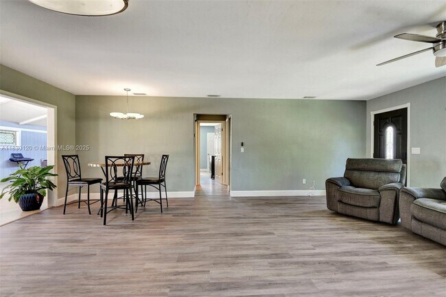 Building Photo - 781 Little Pine Dr
