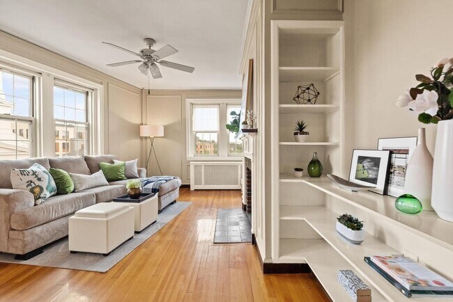 Building Photo - 3 Arlington St