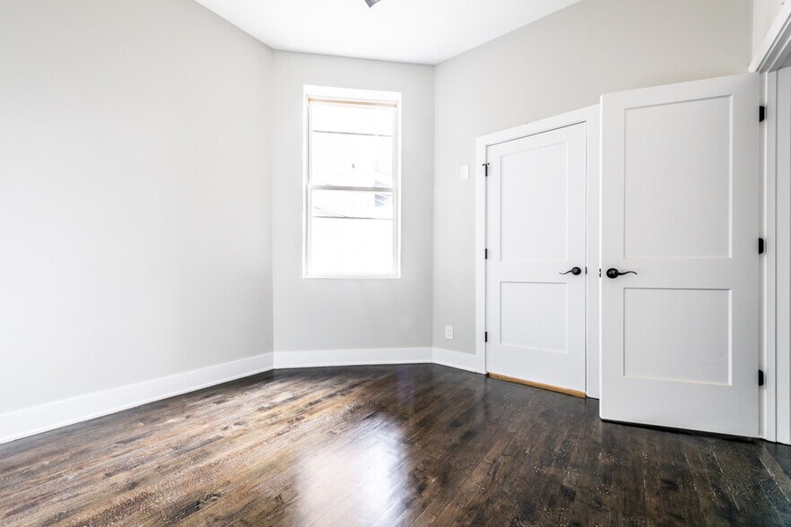 Building Photo - 1435 N Washtenaw Ave