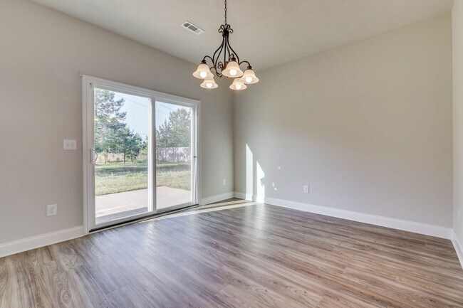 Building Photo - 340 Fox Haven Dr