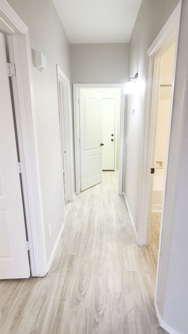 Building Photo - REMODELED 3-BEDROOM BY SAN TAN MALL