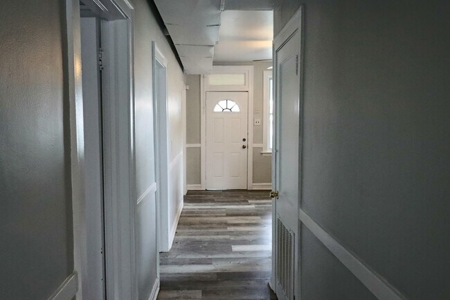 Building Photo - 6633 S Campbell Ave