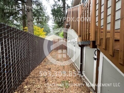 Building Photo - 941 NE 113th Ave