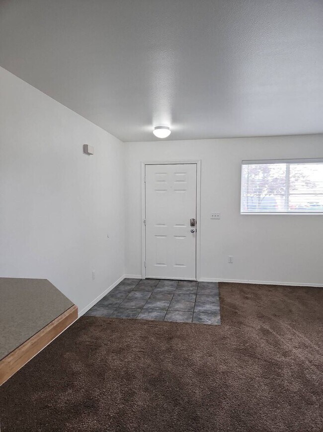 Building Photo - 215-217 K Street -Duplex