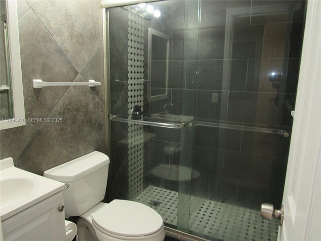 Building Photo - 440 NW 15th Ave