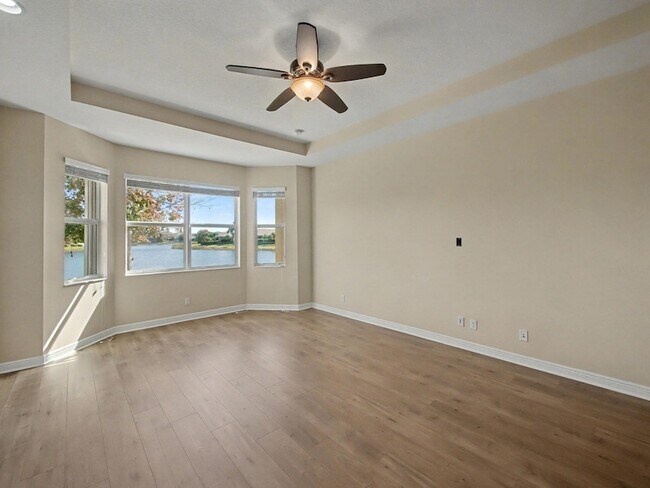 Building Photo - 12115 SW Bennington Cir