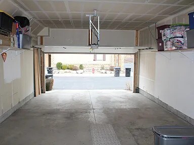 Building Photo - 1068 Canyon Meadow Dr