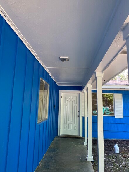 Building Photo - 2998 Kentwood Dr