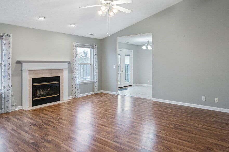 Building Photo - 504 Marquis Cir