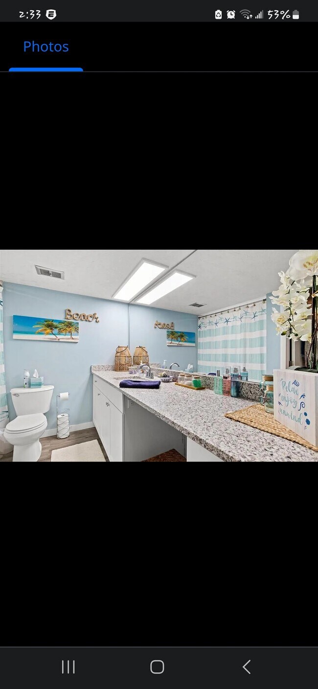 Building Photo - 7461 W Country Club Dr N
