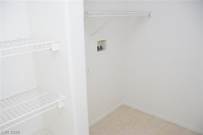 Building Photo - 9493 Grove Ridge Ave