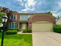 Building Photo - 16185 Country Knoll Dr