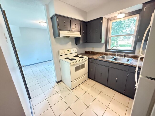 Building Photo - 415 Belle Aire Dr