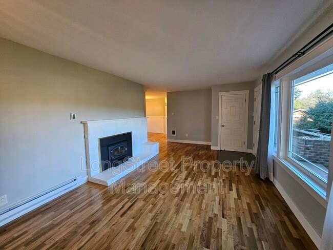 Building Photo - 11870 SW Park Way