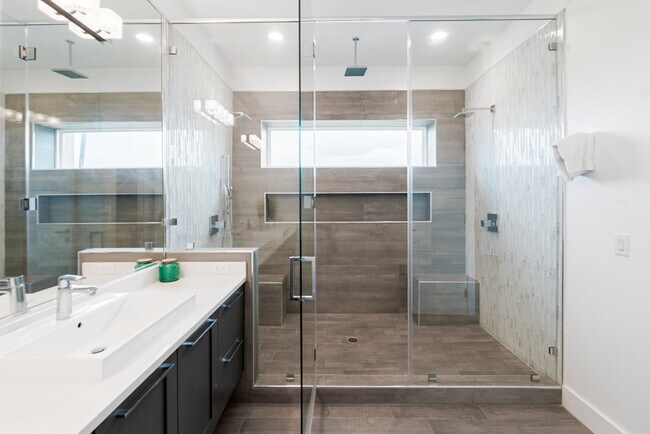 Building Photo - 14836 Granada Dr